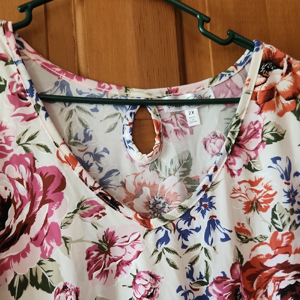 Chic White and Pink Blouse with Elegant Ruffle Sleeves - Picture 3 of 5